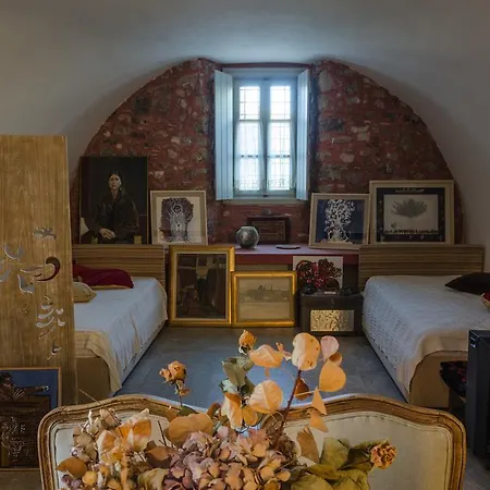 Colourfull Stone House Леонидион