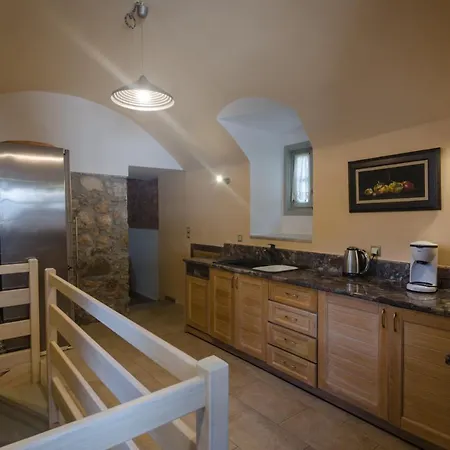 Colourfull Stone House Сasa de vacaciones Leonídion