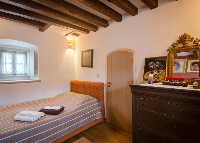 Colourfull Stone House Сasa de vacaciones Leonídion