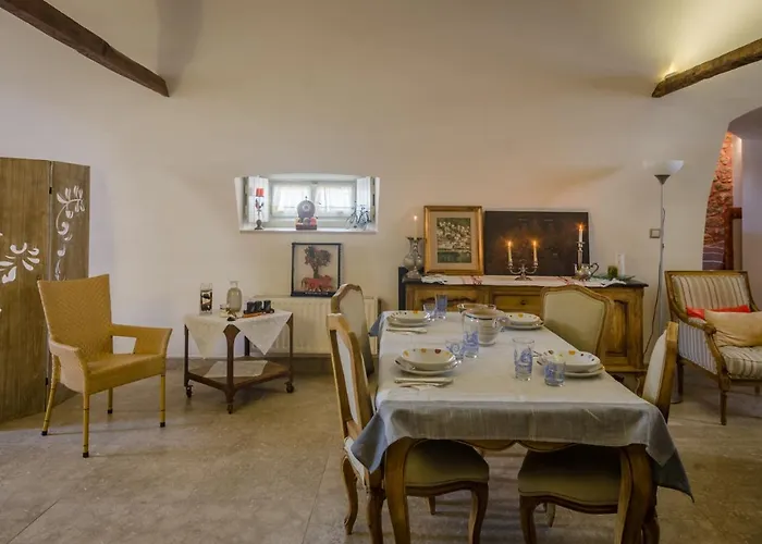 Colourfull Stone House Сasa de vacaciones *